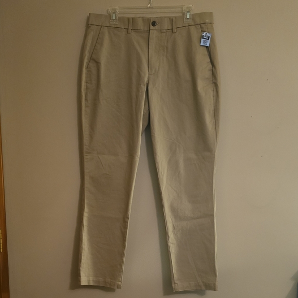 New Gap Men's‎ 34x30 Slim Fit Tan Khaki Chino Business Casual Pants - Picture 1 of 7